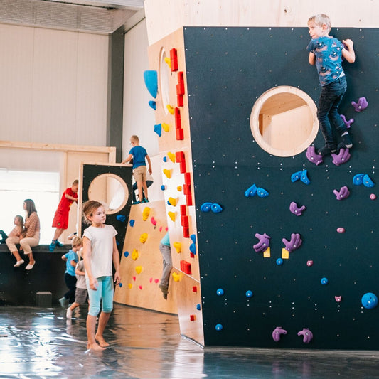 Warum Bouldern gesund ist – Für Körper und Geist bei Kindern und Erwachsenen